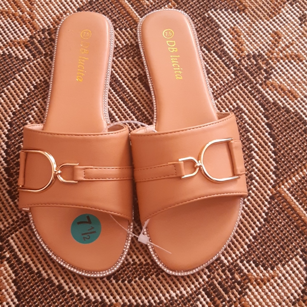 Nwt flats  sandals
